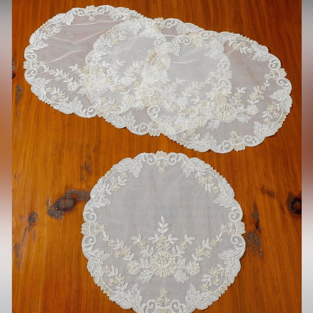 Brand new beaded table mat set of 4